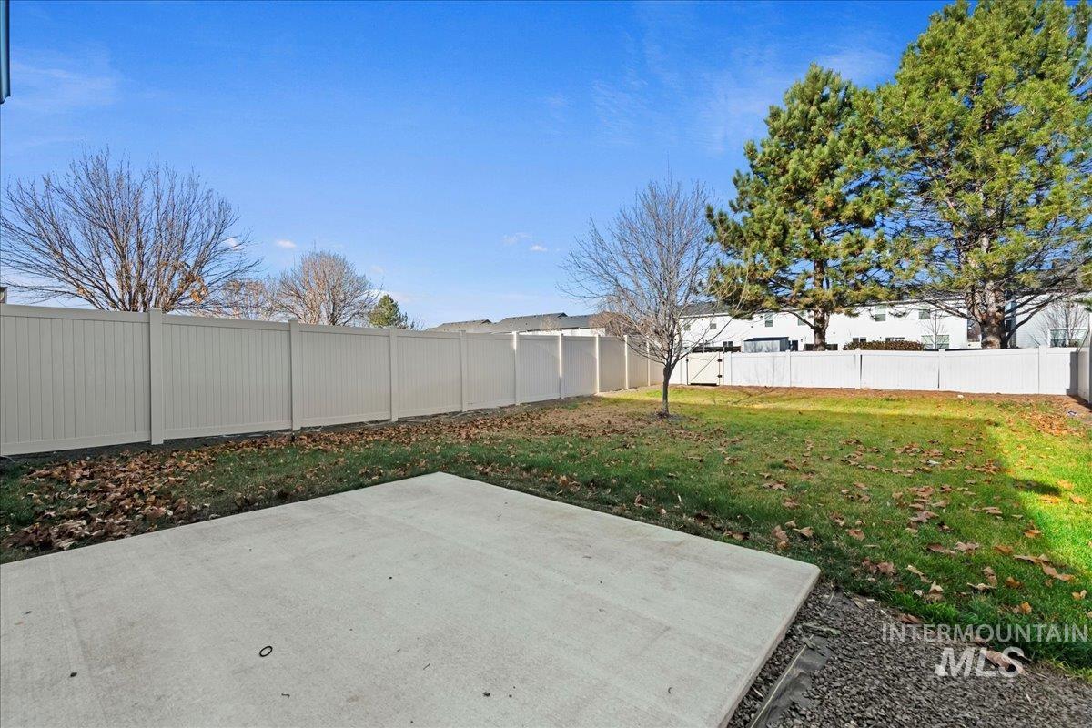 916 West Woodpine Street Meridian, ID 83646 - Photo 31 of 32 Fenced backyard featuring a patio