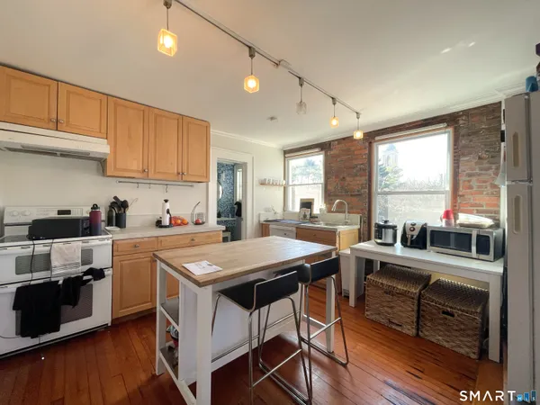 $2,500 | 272 St John Street, Unit 1, New Haven, CT 06511