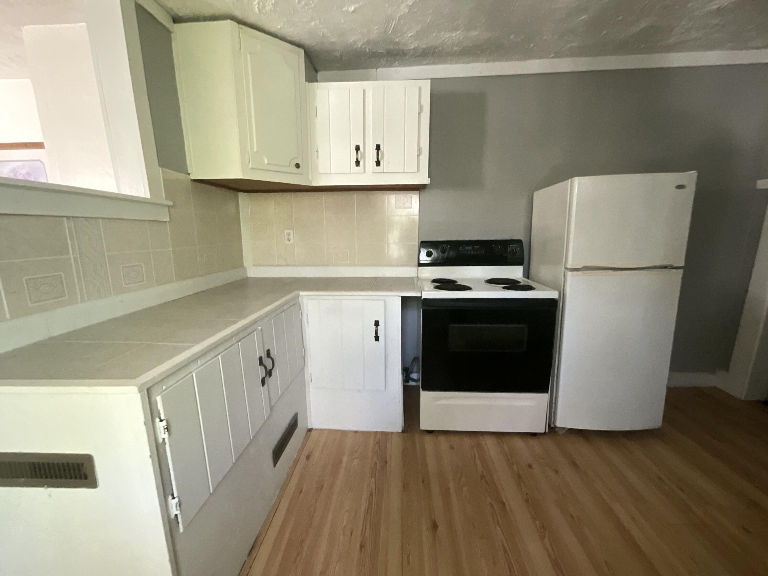 16 Backfield Road Rumford, ME 04276 - Photo 10 of 17 07-kitchen-appliance-side