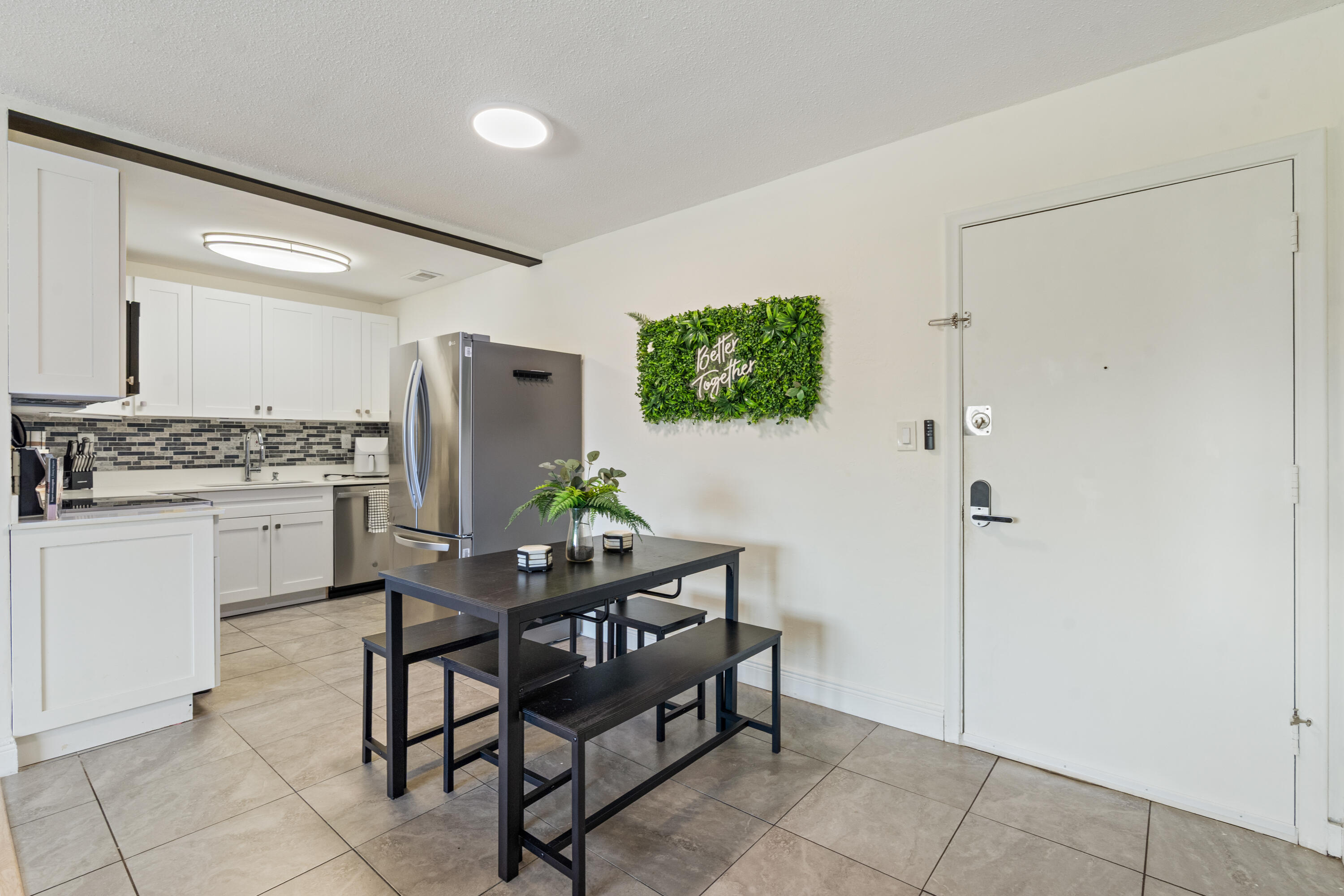 299 Southwest 7th Street, Unit 2060 Boca Raton, FL 33432 - Photo 7 of 18 11-299 SW 7th Street Unit 206 Boca Raton