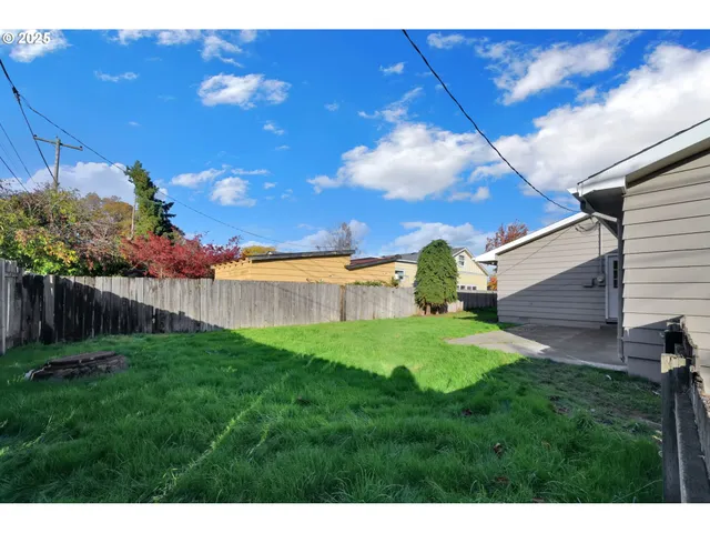 $399,000 | 920 West 10th Avenue, Junction City, OR 97448