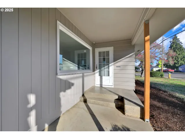 $399,000 | 920 West 10th Avenue, Junction City, OR 97448