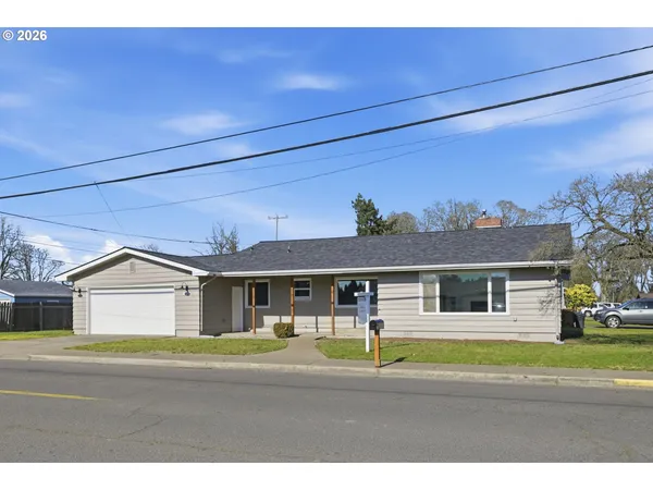 $399,000 | 920 West 10th Avenue, Junction City, OR 97448
