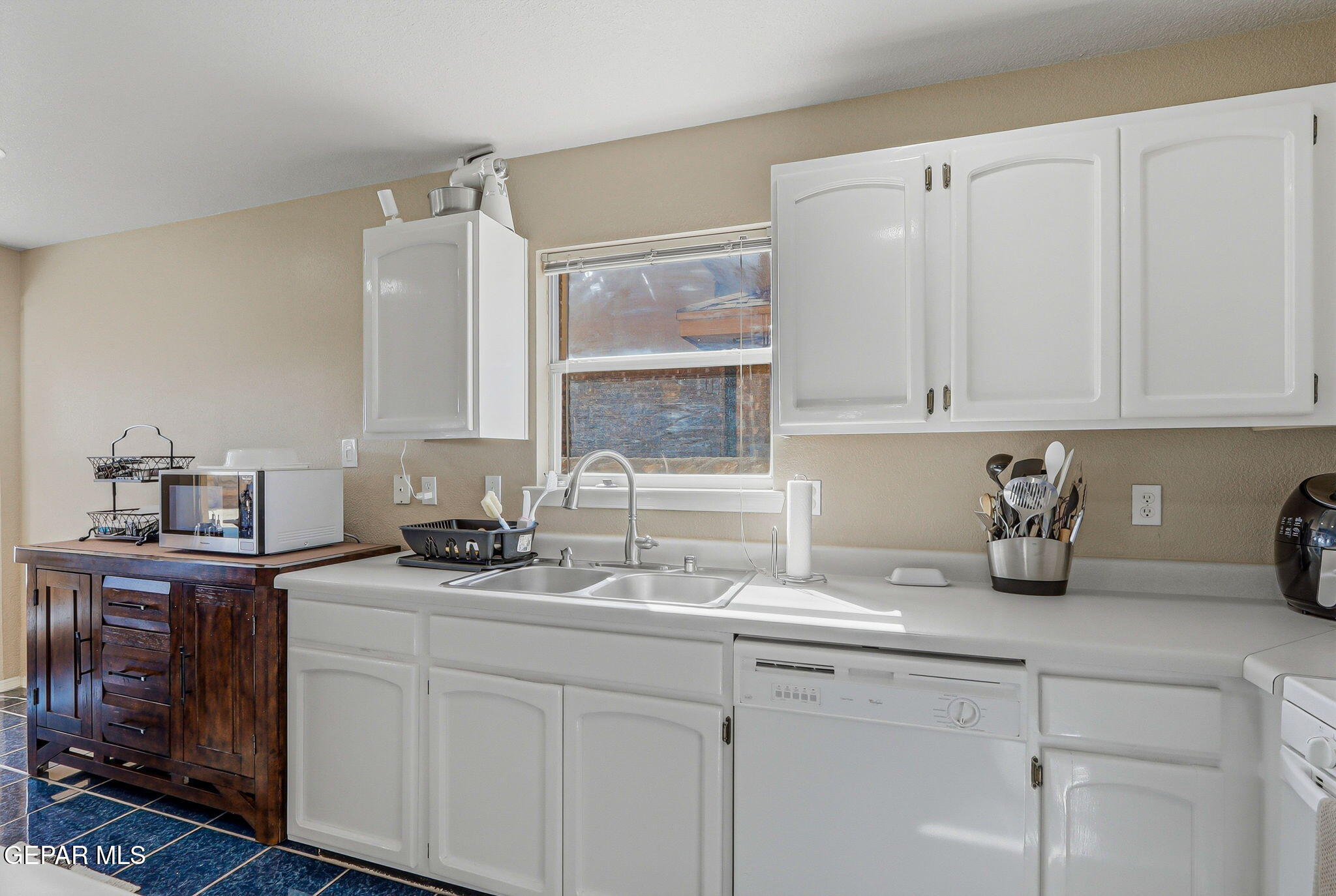 12604 Crystal Ridge Street El Paso, TX 79938 - Photo 9 of 59 11-web-or-mls-IMG_2980