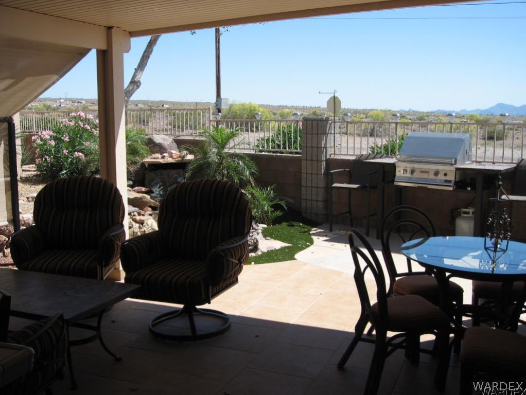 1905 Victoria Farms Road, Unit 83 Lake Havasu City, AZ 86404 - Photo 18 of 30 a living room with furniture