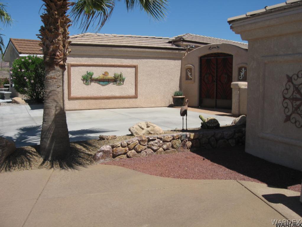 1905 Victoria Farms Road, Unit 83 Lake Havasu City, AZ 86404 - Photo 4 of 30 a front view of a house
