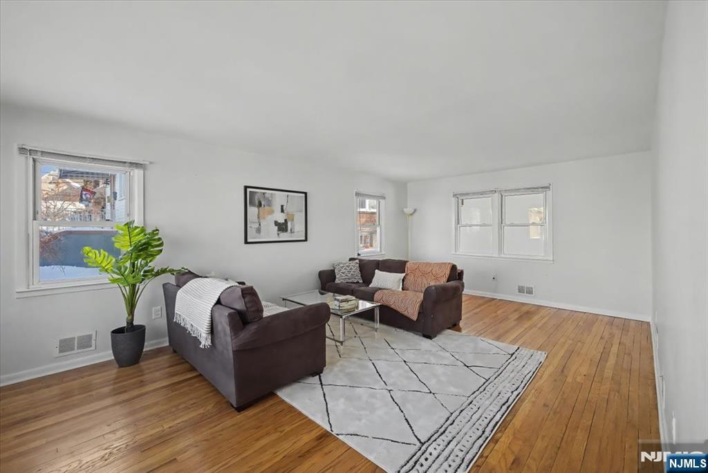 58 Mozart Street East Rutherford, NJ 07073 - Photo 3 of 34