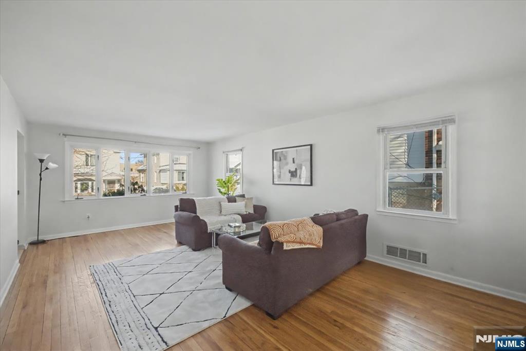 58 Mozart Street East Rutherford, NJ 07073 - Photo 4 of 34