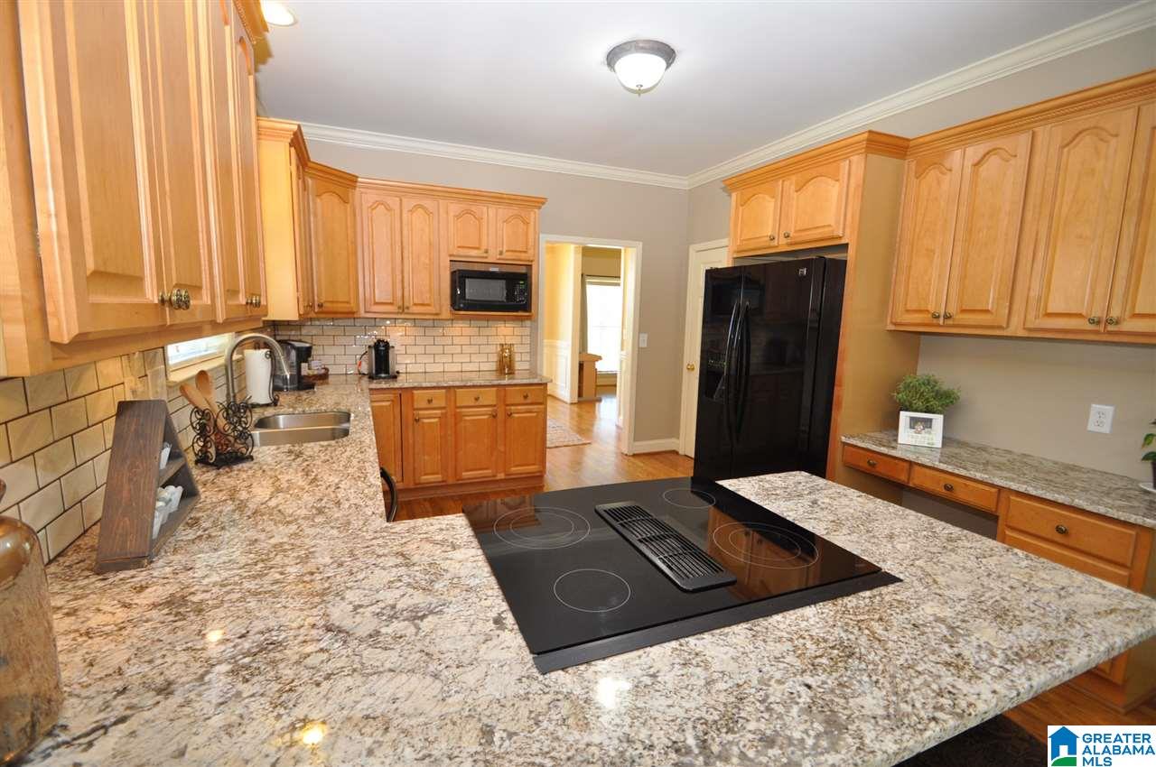 305 Lane Park Trail Alabaster, AL 35114 - Photo 4 of 14