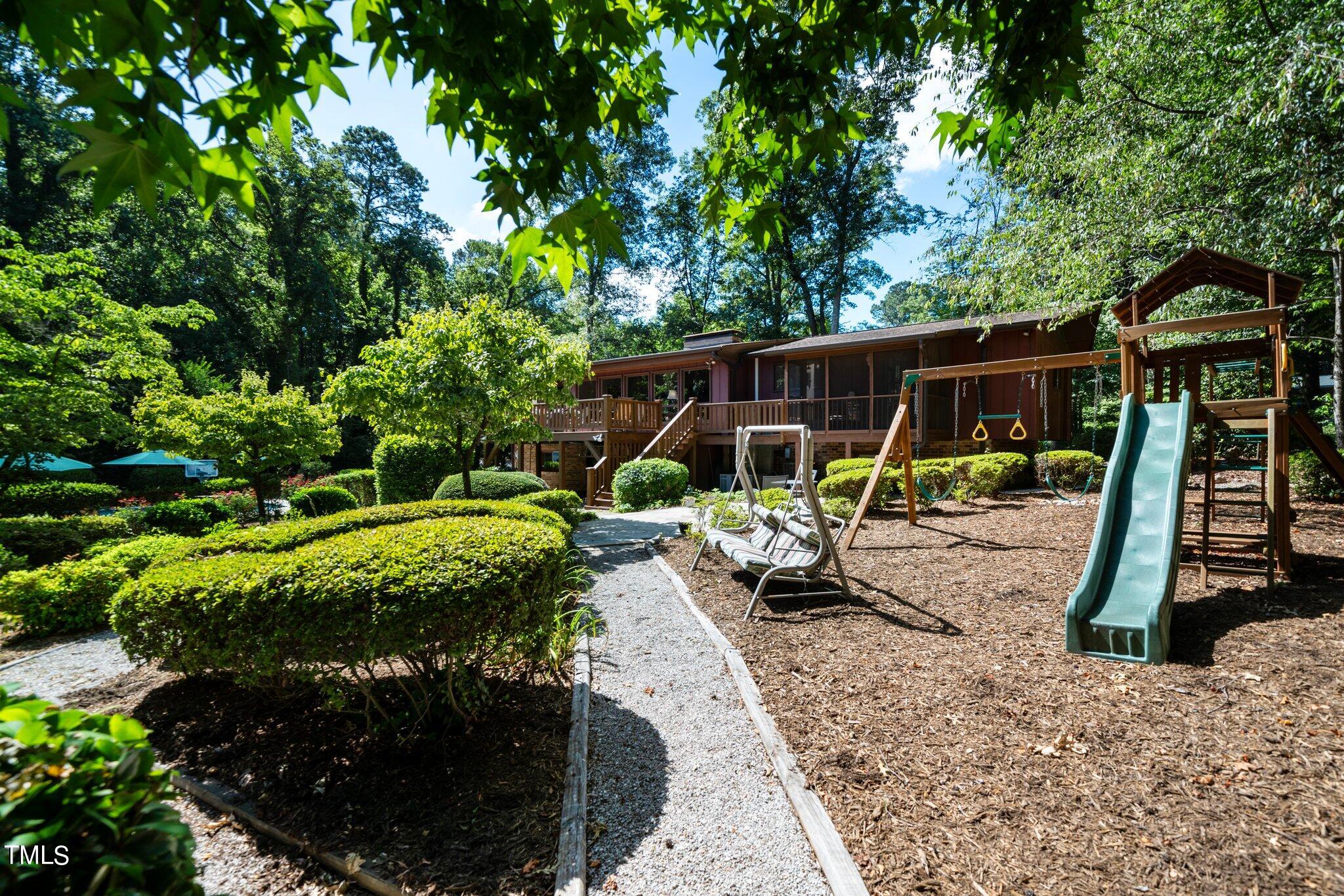 6406 Arnold Road Raleigh, NC 27607 - Photo 14 of 44 14-web-or-mls-6406 Arnold Rd (14 of 44)