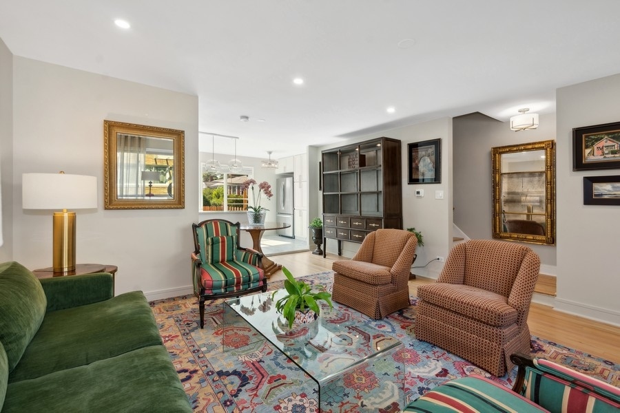 7508 North Ridge Boulevard, Unit C Chicago, IL 60645 - Photo 3 of 21 Gallery Image 3