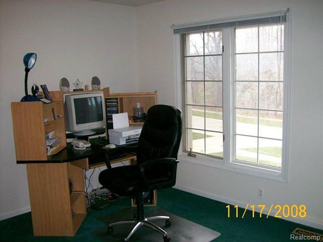 749 Woodfield Way Rochester, MI 48307 - Photo 10 of 17 Bedroom 1