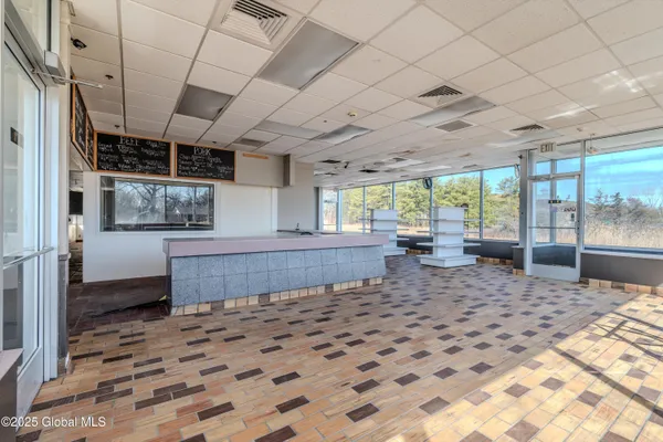 $2,000 | 270 Broadway, Whitehall, NY 12887