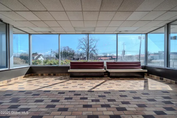 $2,000 | 270 Broadway, Whitehall, NY 12887