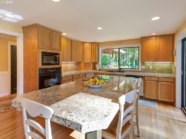 3331 Northwest 179th Street Ridgefield, WA 98642 - Photo 2 of 16 Kitchen