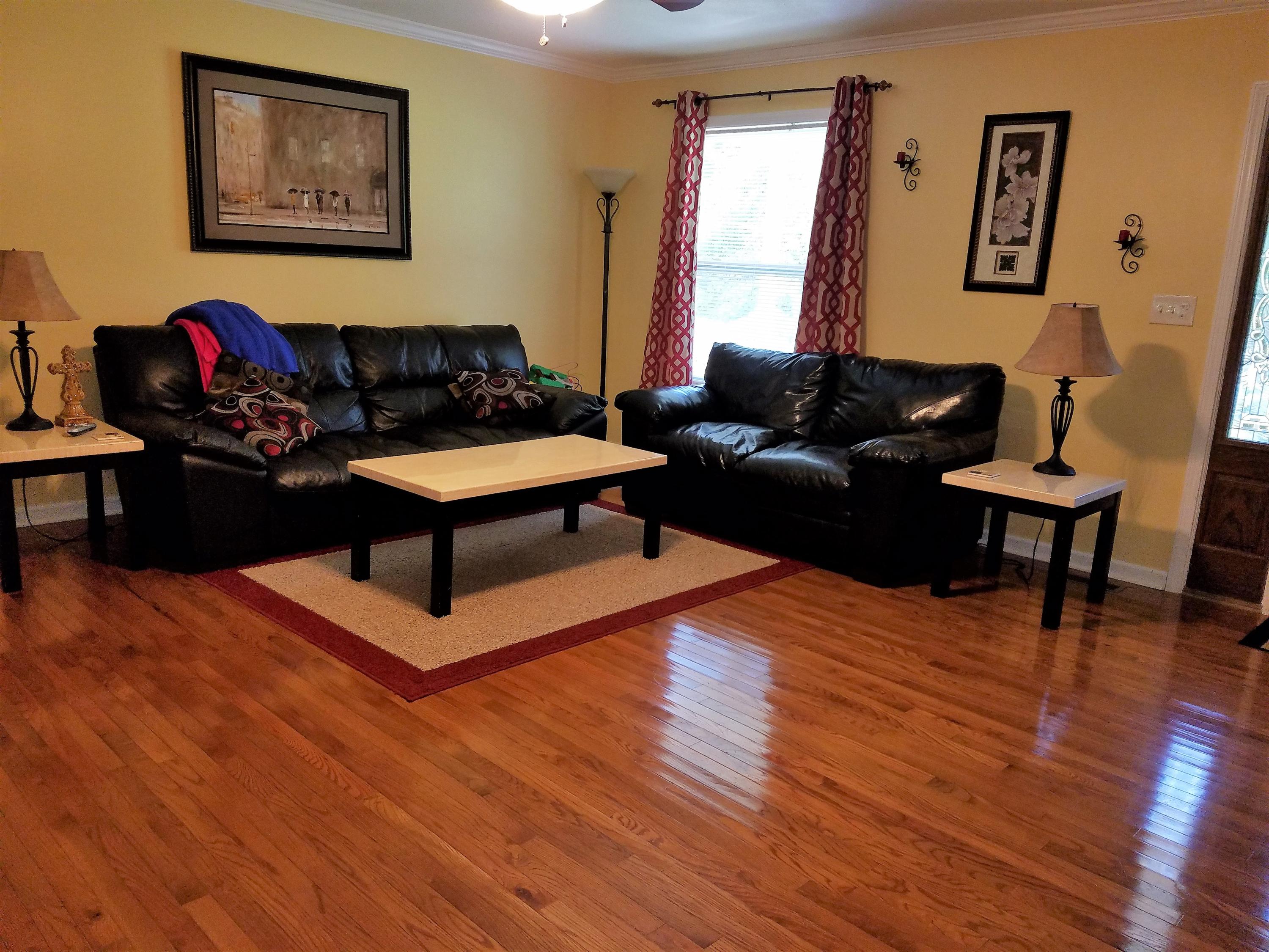 704 Cemetery Road Oliver Springs, TN 37840 - Photo 4 of 20 Big Living room