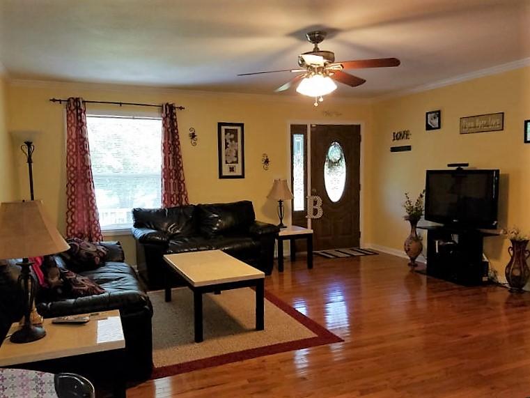 704 Cemetery Road Oliver Springs, TN 37840 - Photo 5 of 20 Beautiful Floor!