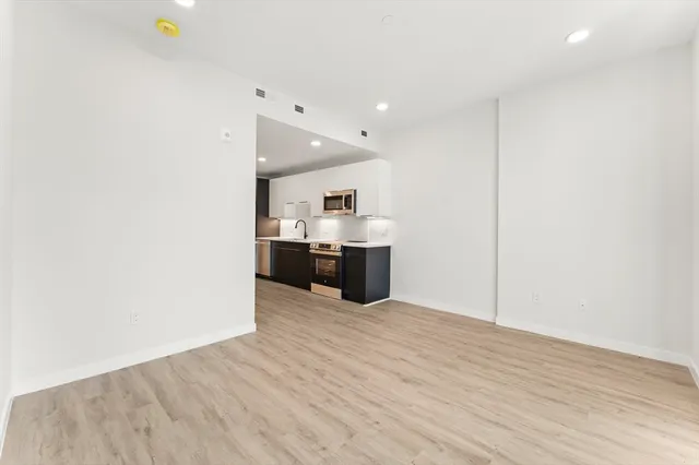 $2,100 | 24-28 Mt Pleasant Street, Unit 204, Somerville, MA 02145