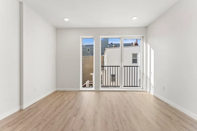 $2,100 | 24-28 Mt Pleasant Street, Unit 204, Somerville, MA 02145