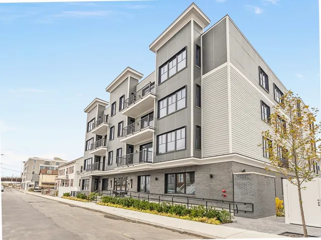 $2,100 | 24-28 Mt Pleasant Street, Unit 204, Somerville, MA 02145