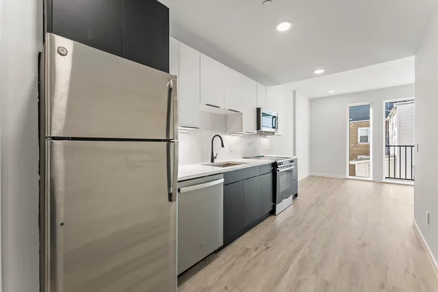 $2,100 | 24-28 Mt Pleasant Street, Unit 204, Somerville, MA 02145