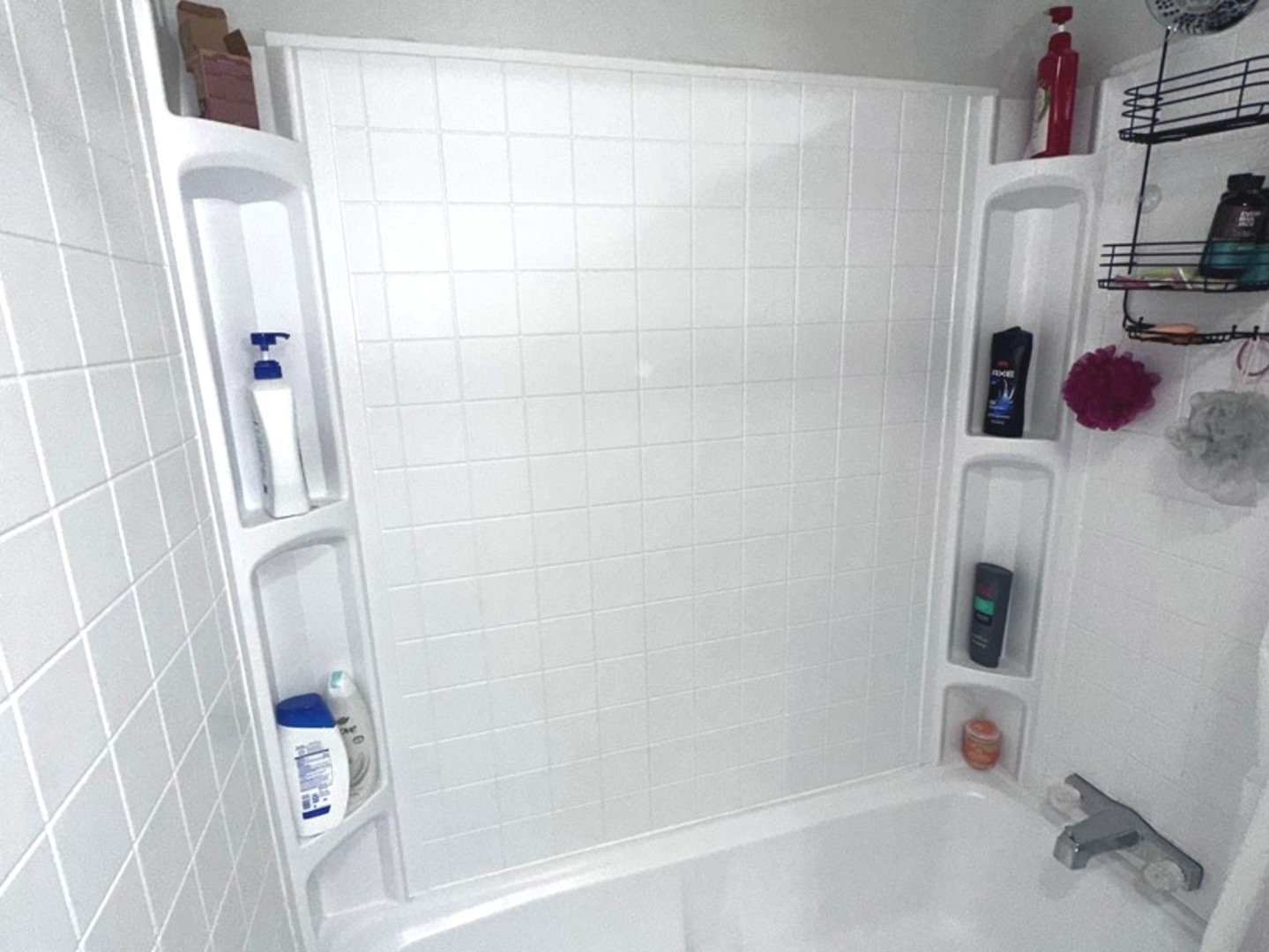 201 Greenview Road Belvidere, IL 61008 - Photo 26 of 57 a bathroom with a tub and a shower