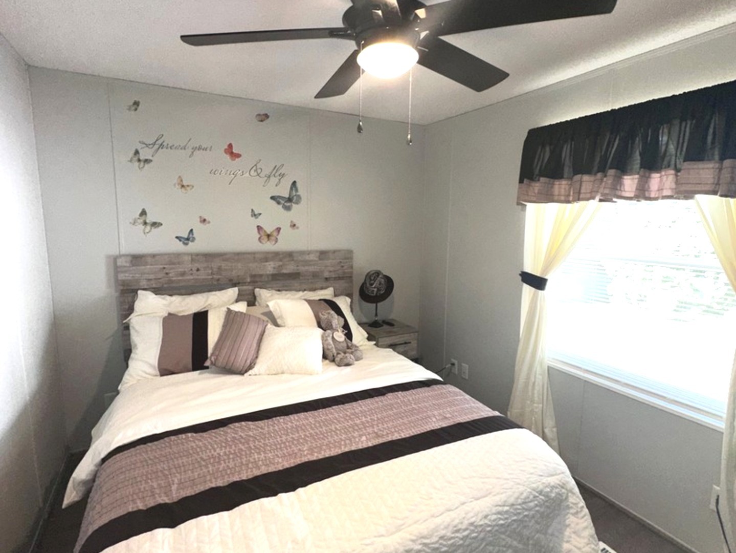 201 Greenview Road Belvidere, IL 61008 - Photo 36 of 57 a bedroom with a bed and a painting on the wall