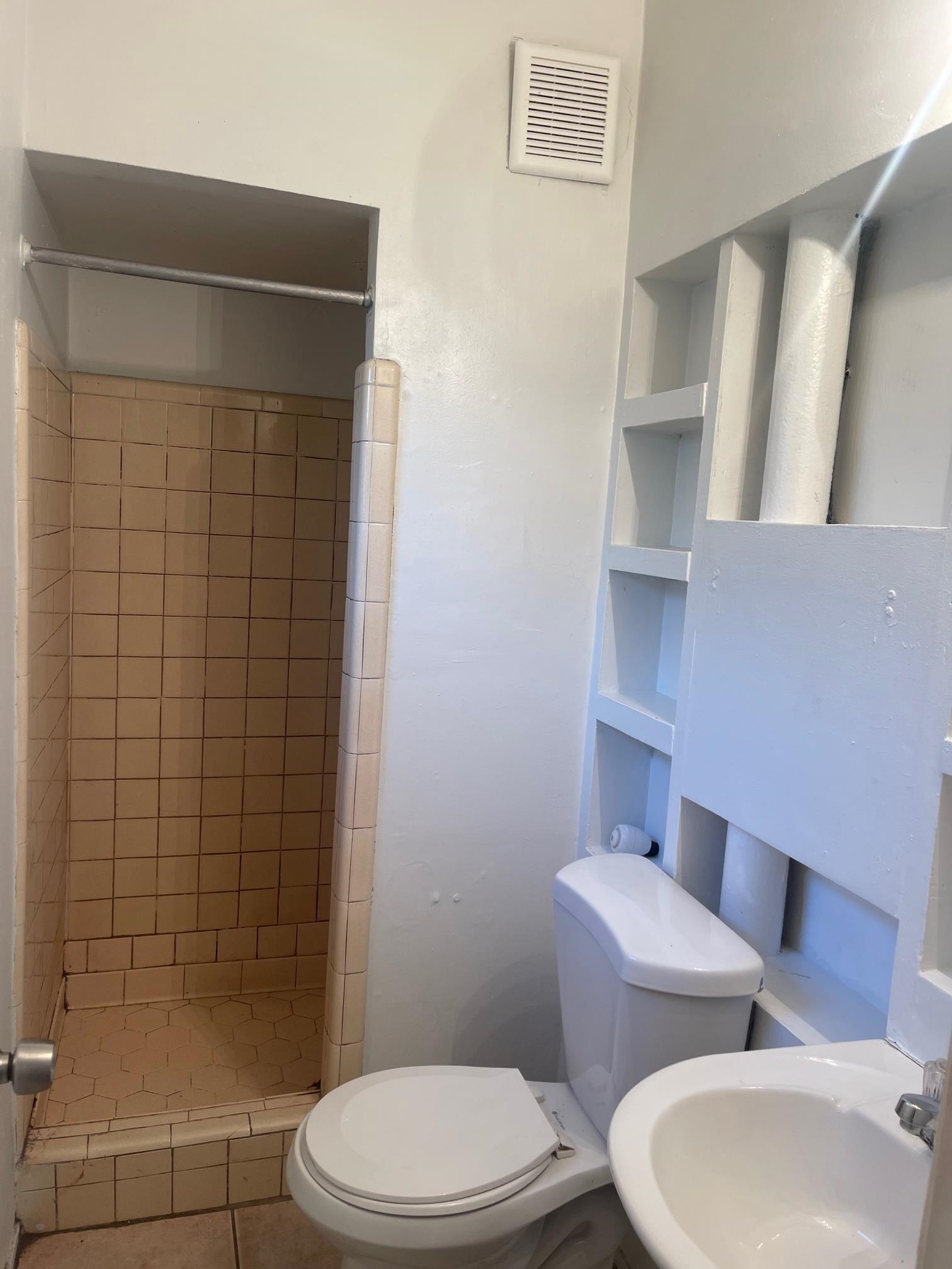 2306 Oxford Road Tallahassee, FL 32304 - Photo 1 of 10