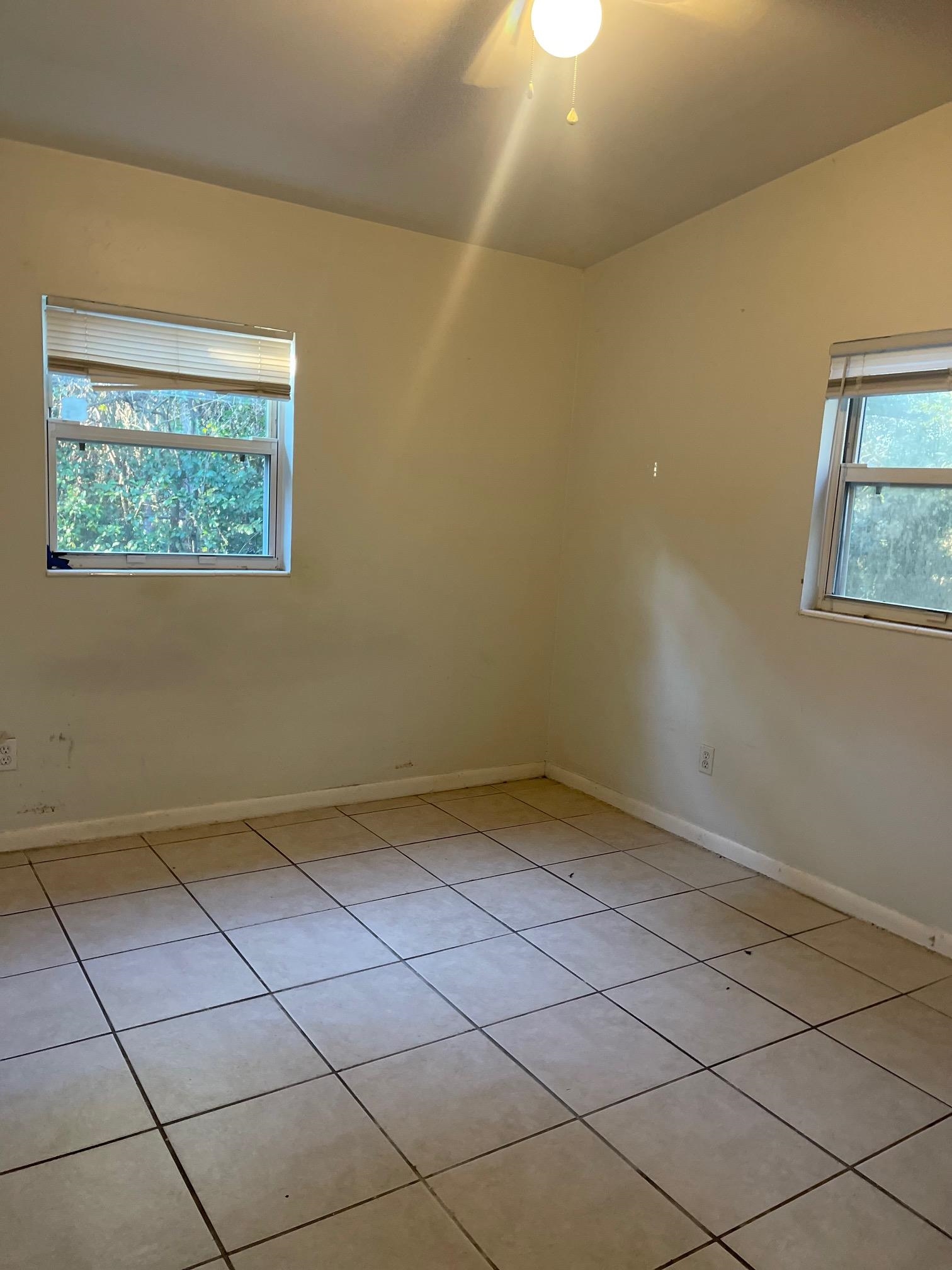 2306 Oxford Road Tallahassee, FL 32304 - Photo 2 of 10