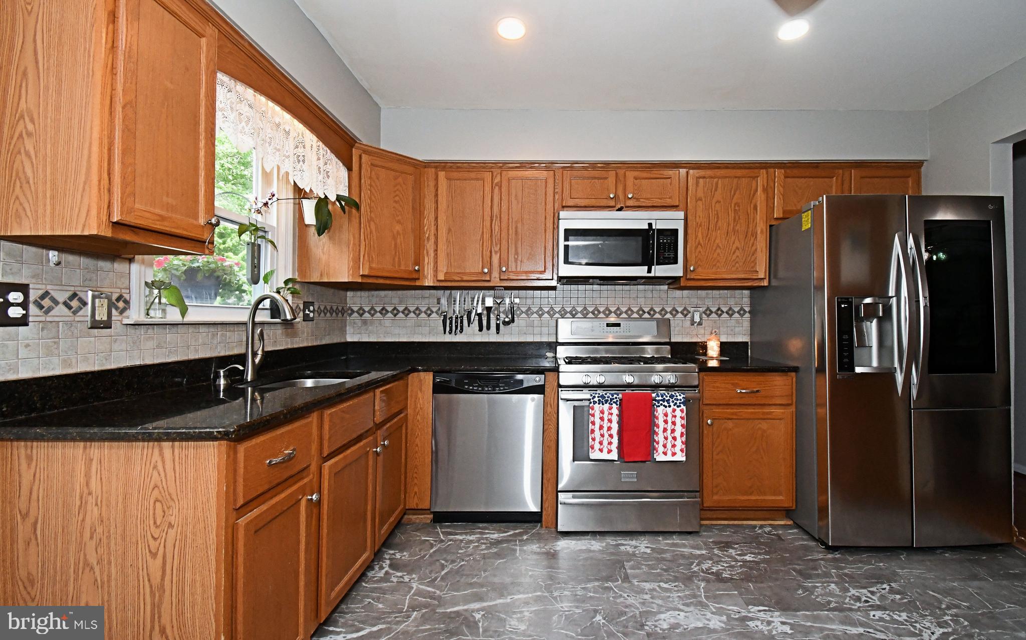 703 West County Line Road Warminster, PA 18974 - Photo 8 of 30 Gallery Image 8
