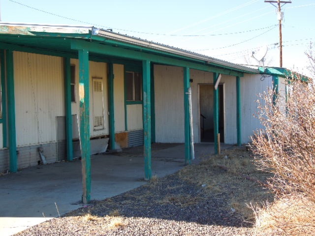 247 East Maricopa Drive Springerville, AZ 85938 - Photo 2 of 28