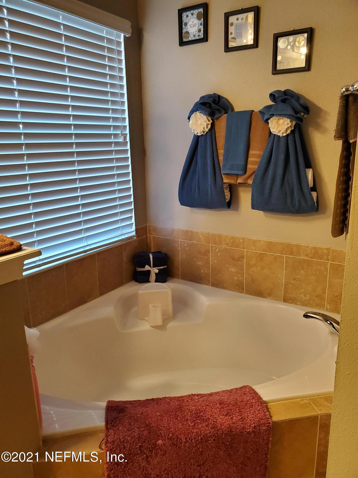 1596 Kilchurn Road Jacksonville, FL 32221 - Photo 15 of 25 Master Bath 3 (1)