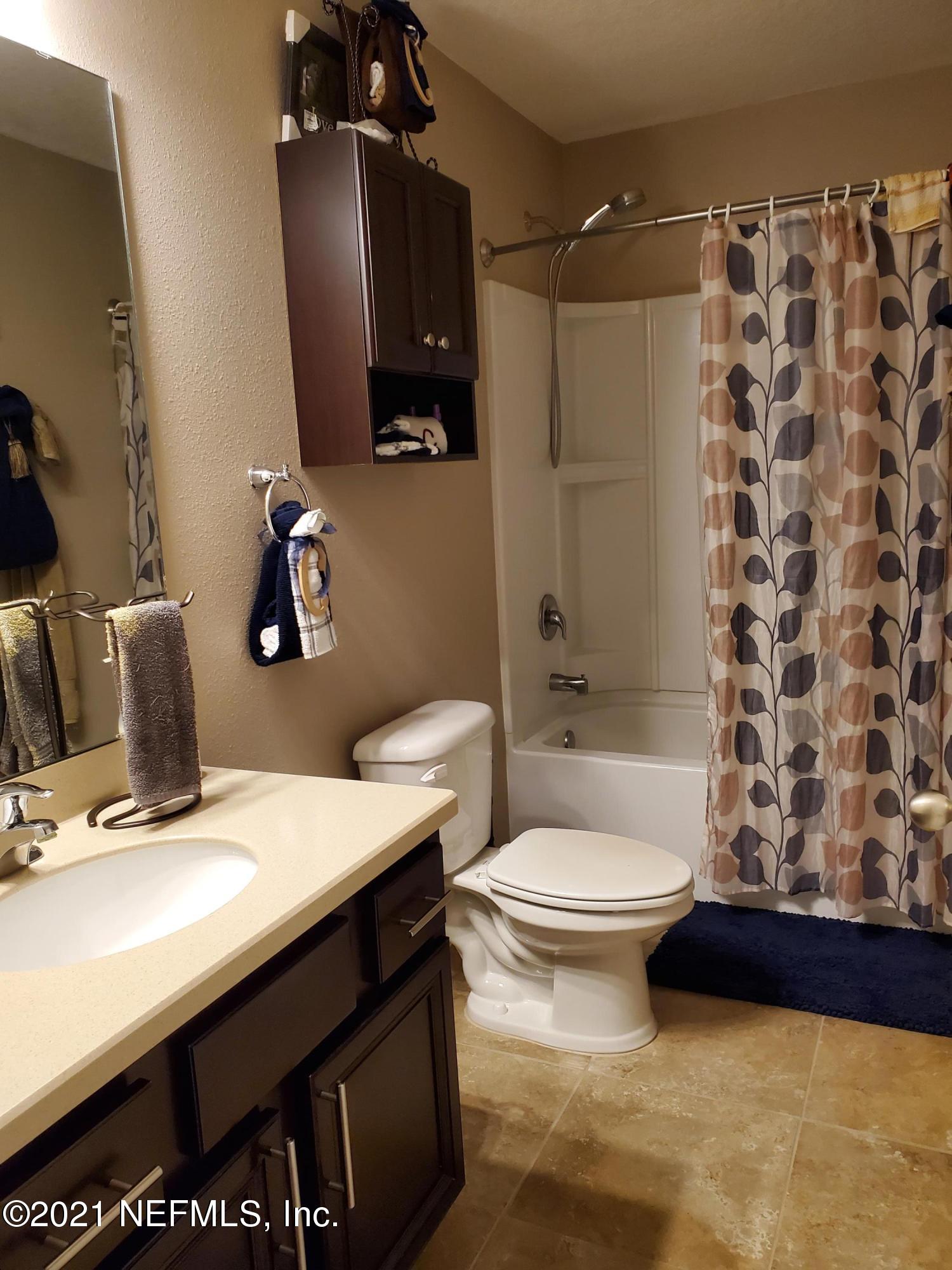 1596 Kilchurn Road Jacksonville, FL 32221 - Photo 18 of 25 2nd Bath Room