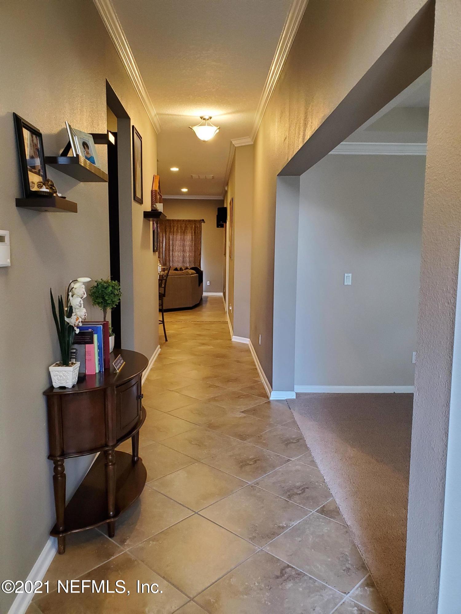 1596 Kilchurn Road Jacksonville, FL 32221 - Photo 5 of 25 Foyer