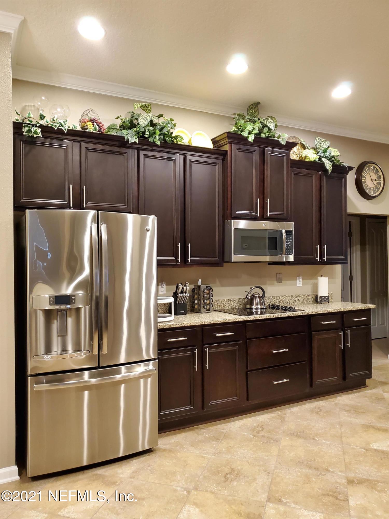 1596 Kilchurn Road Jacksonville, FL 32221 - Photo 10 of 25 Kitchen