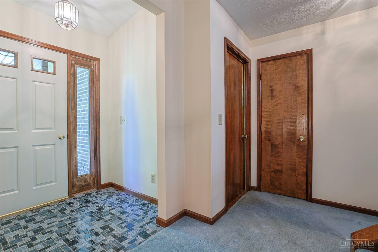 5800 West Fork Road Cincinnati, OH 45247 - Photo 5 of 46