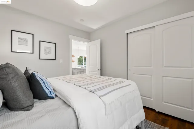 a view of washer and dryer in a utility room