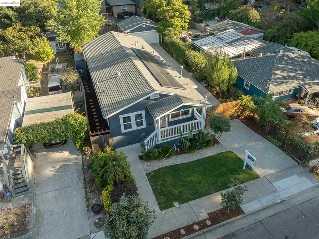 $995,000 | 3920 Edgemoor Place, Oakland, CA 94605
