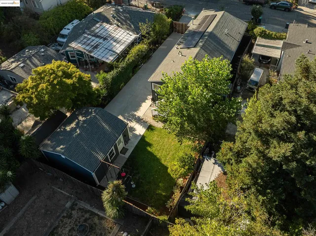 $995,000 | 3920 Edgemoor Place, Oakland, CA 94605