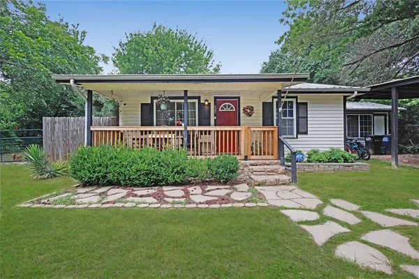 $200,000 | 629 Alameda Road, Azle, TX 76020