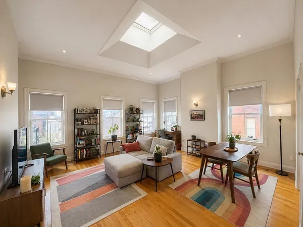 $3,500 | 7 Harvard Square, Unit 4A, Brookline, MA 02445