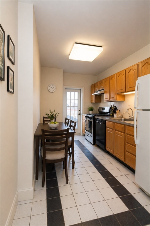 7 Harvard Square, Unit 4A Brookline, MA 02445 - Photo 5 of 14