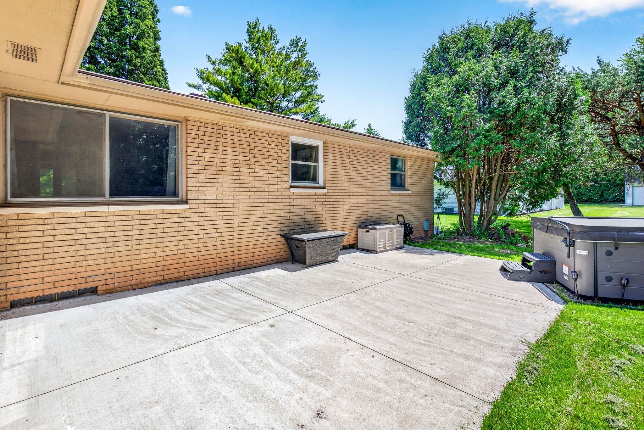 N133 Rogers Lane Appleton, WI 54915 - Photo 40 of 53