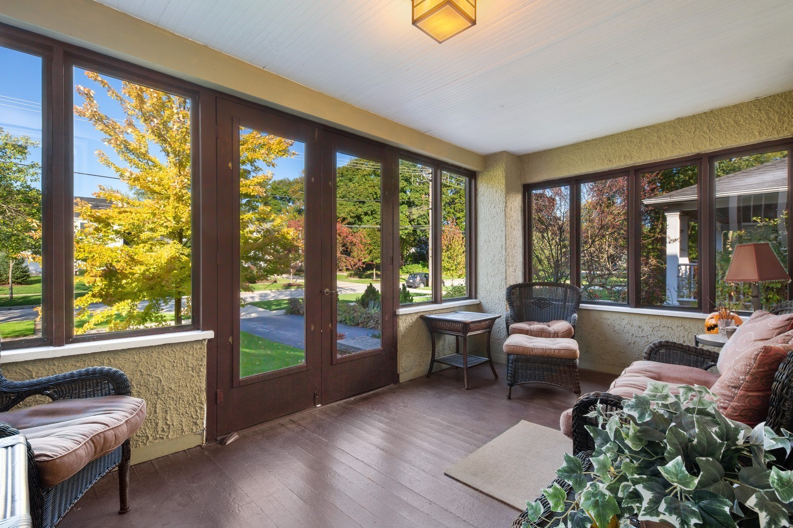 907 North Wheaton Avenue Wheaton, IL 60187 - Photo 2 of 20