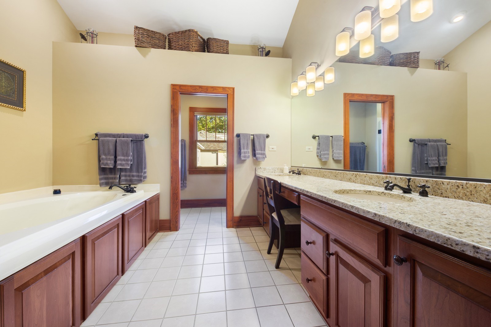 907 North Wheaton Avenue Wheaton, IL 60187 - Photo 14 of 20