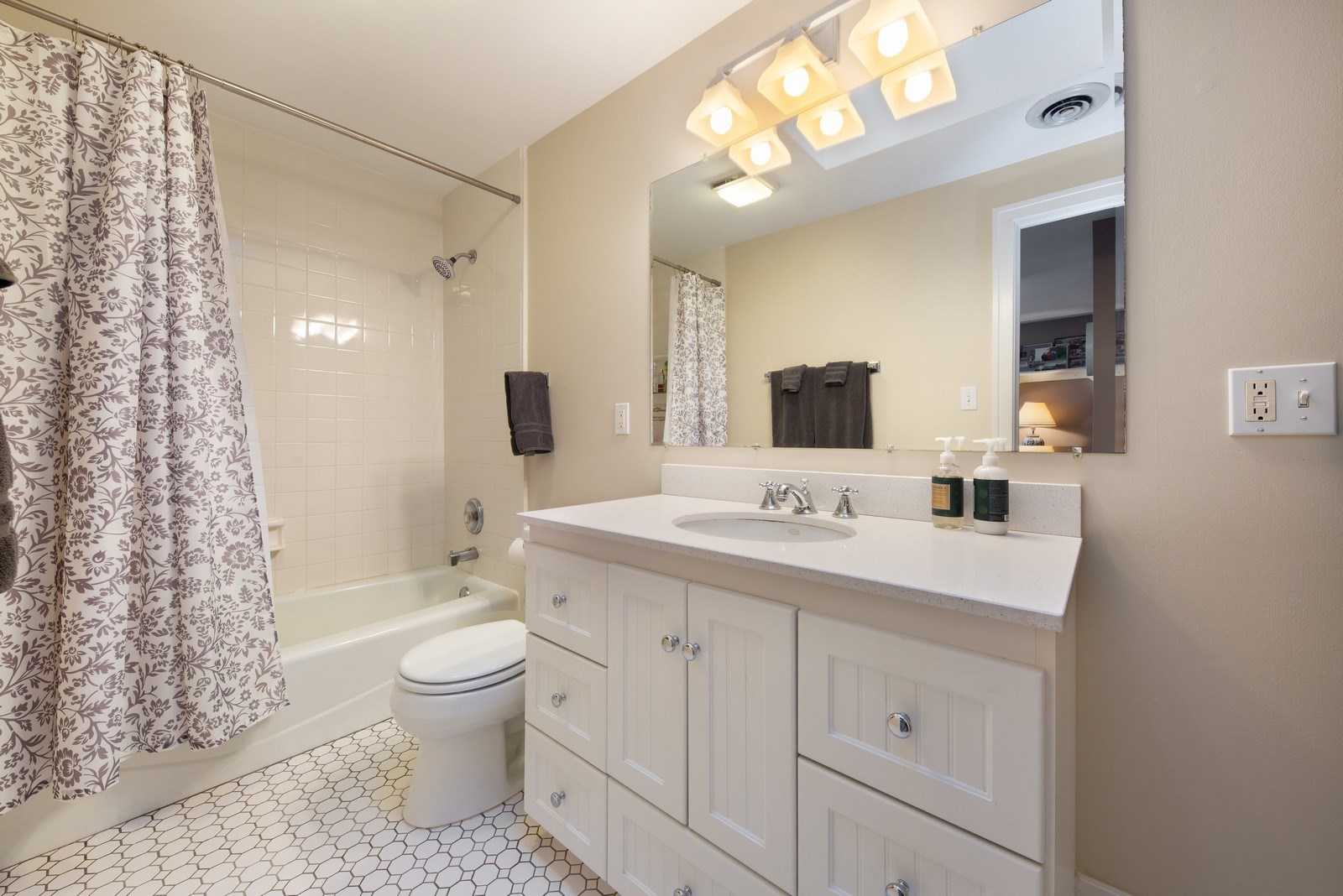 907 North Wheaton Avenue Wheaton, IL 60187 - Photo 18 of 20