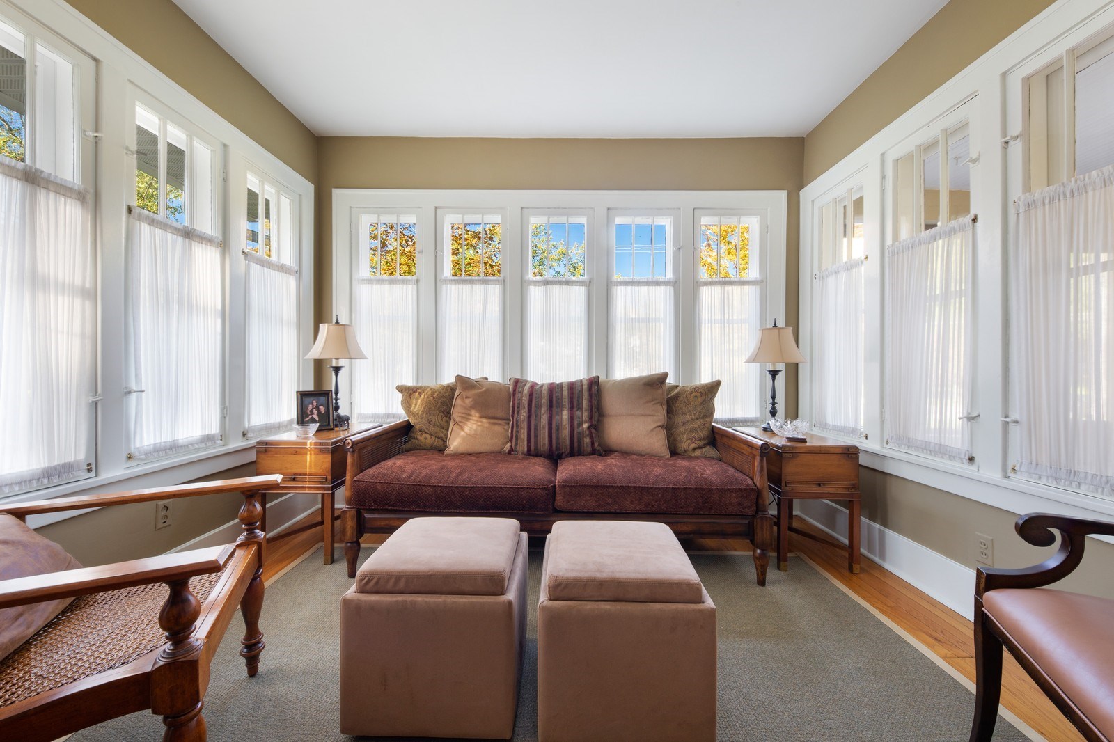 907 North Wheaton Avenue Wheaton, IL 60187 - Photo 4 of 20