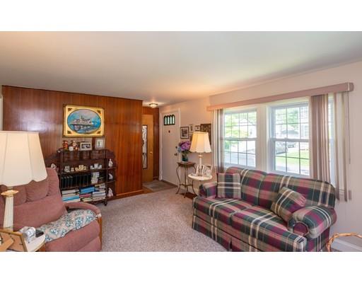 6 Wolcott Road Saugus, MA 01906 - Photo 5 of 36 Gallery Image 5