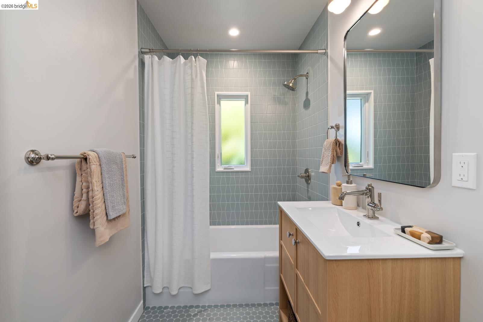 371 Rugby Avenue Berkeley, CA 94707 - Photo 19 of 42