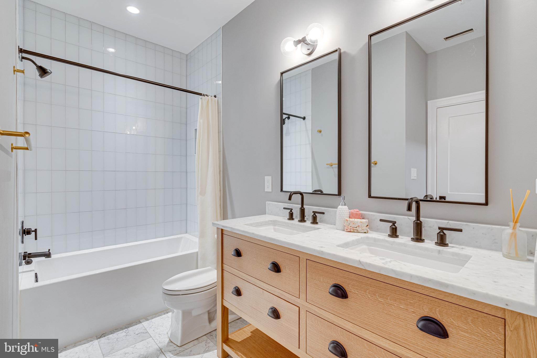 467 M Street Northwest, Unit 1 Washington, DC 20001 - Photo 31 of 43 2nd Full Bath